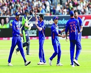 India go 1-0 up with 7-wicket win