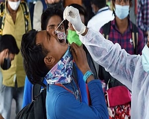 India logs 1,421 new COVID-19 cases