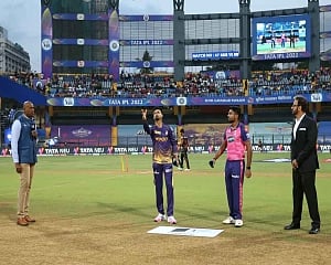 KKR win toss, opt to field against RR