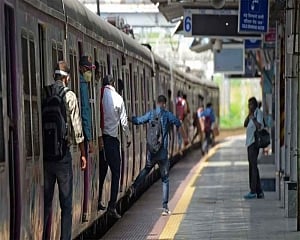 Local train services on Mumbai's harbour line disrupted due to power issue; office-goers face delays