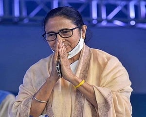 Mamata visits school in N-24 Parganas, distributes toys, chocolates among children