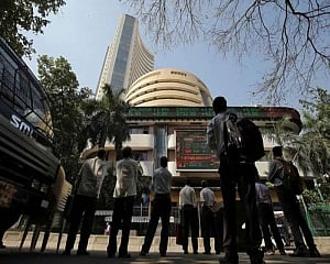 Markets open lower after 2-day rally; Sensex tumbles 667 points in early trade
