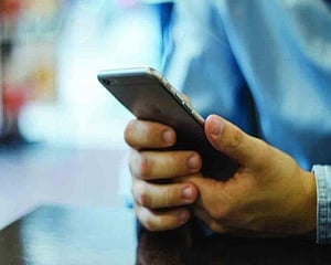 Mobile phones in remote areas will connect to Starlink internet next year