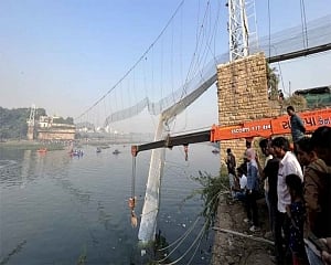 Morbi tragedy: FIR against bridge maintenance & operation agencies, some persons called for questioning, say police