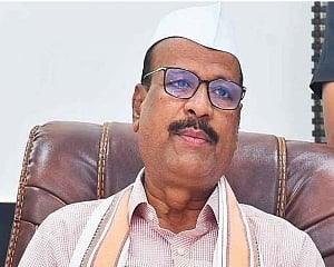 NCP workers protest against Maha minister Abdul Sattar over his alleged comments against Supriya Sule; he expresses regret