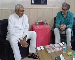 Nitish Kumar meets CPI-ML leader Dipankar Bhattacharya in Delhi