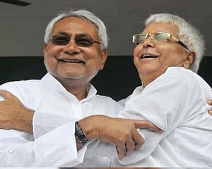 Nitish Kumar speaks to Lalu Prasad