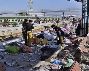 24 killed, 46 injured in suicide bombing at railway station in Pakistan