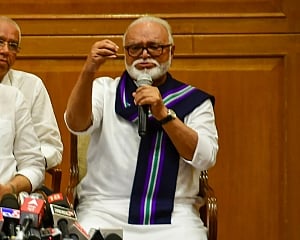 Fadnavis was in favour of inducting me in cabinet: Bhujbal, fires 'toy' barb at NCP leadership
