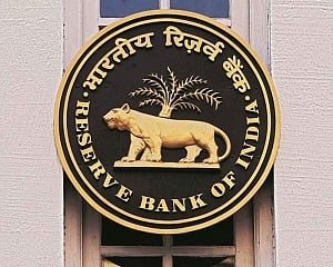RBI sharply cuts GDP growth forecast to 6.6% for FY25