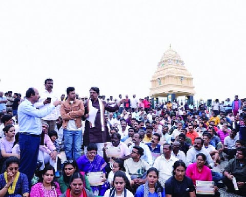 BJP holds silent protest against Bengaluru tunnel road project
