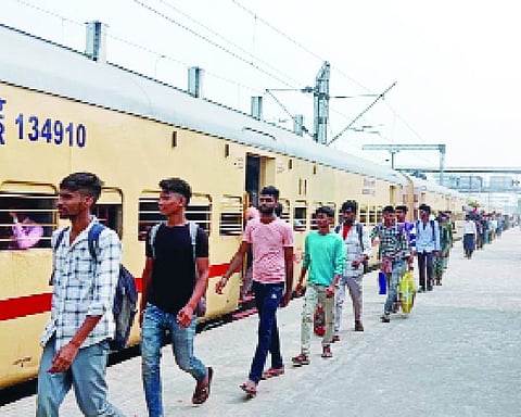 Central Railway operates 705 festival special trains