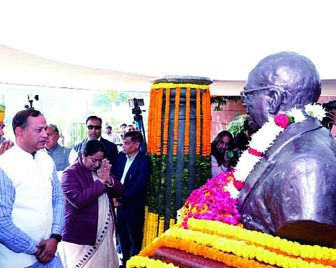 CM pays floral tribute Dr Ambedkar in Civil Lines