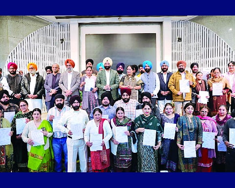 CM Rekha hands over appointment letters to kin of 1984 riot victims