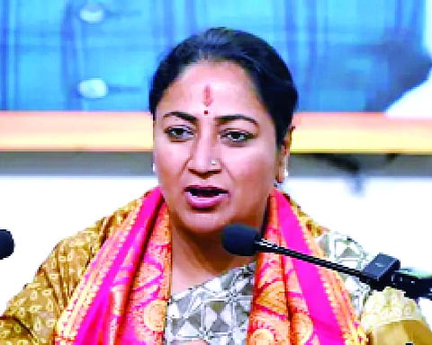 CM Rekha praises media on National Press Day