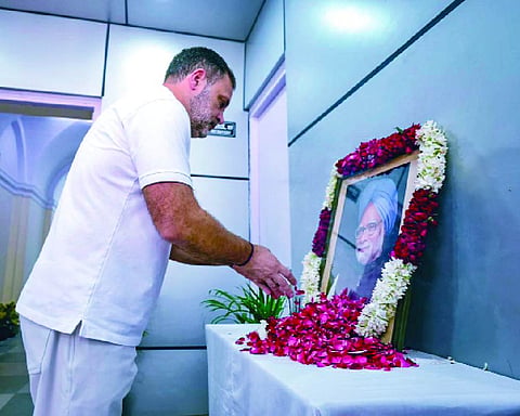 Congress pays tribute to Manmohan on death anniversary