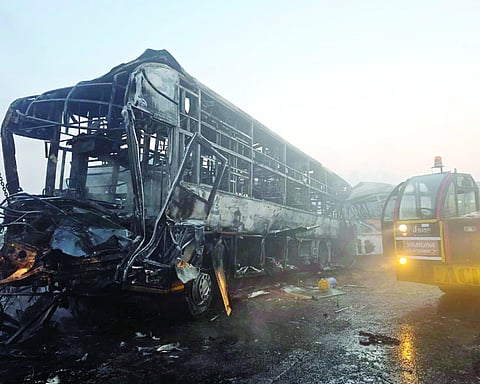 Fog triggers highway crash, fire; 13 killed