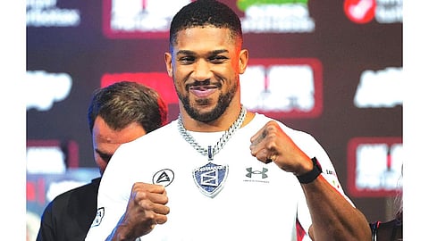 Former heavyweight Champion Joshua stable after crash