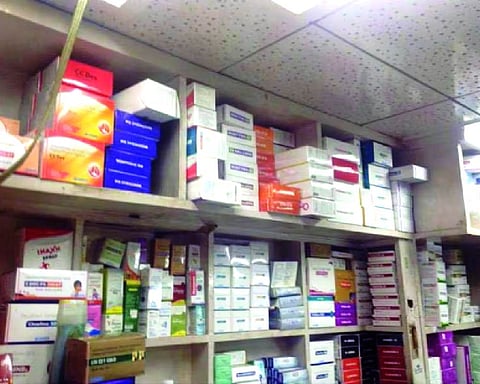 Govt launches drive at Bhagirath Place to check spurious medicines