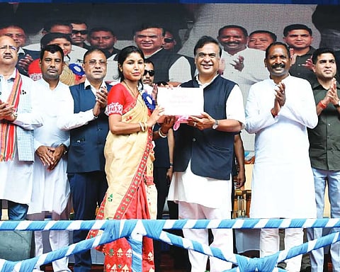 Himanta distributes cheques to 14,301 beneficiaries of Tinsukia