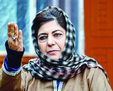 Kashmiri leaders slam Nitish Kumar for pulling down veil of woman doctor