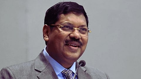 Lawyer tries to hurl shoe at CJI in courtroom