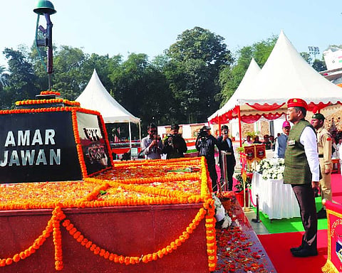 Nation remembers bravehearts on Vijay Diwas