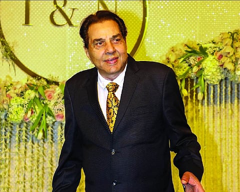 President, Prime Minister, leaders pay tributes to iconic actor