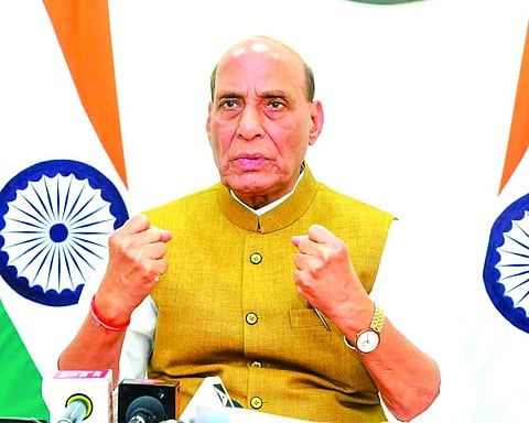 Rajnath blames leftist historians for ignoring pasis