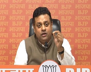 Accused have TMC links, Mamata should apologise, resign: BJP on Kolkata student gang-rape case