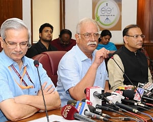Andhra CM Chandrababu Naidu Congratulates Ashok Gajapathi Raju on Taking Oath as Goa Governor