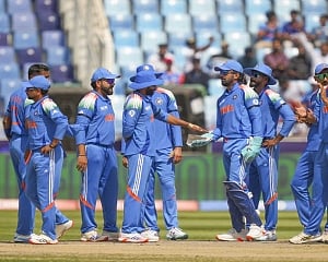 Australia reach 76 for 2 after 15 overs against India in CT semifinal