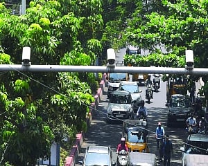 Cameras to nab traffic violators sans helmets & seat-belts, wrong direction