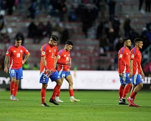 Chile loses at Bolivia and will miss third straight World Cup, Uruguay nears qualifying spot
