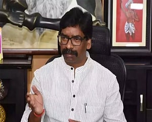 Committed to realise dreams of people: Soren on Republic Day