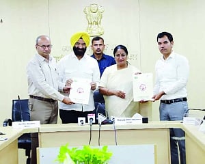 Delhi Govt, IIT Kanpur sign MoU for pilot project on cloud seeding