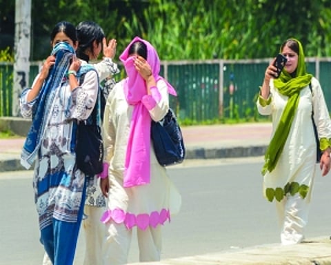 Delhi sizzles, stay indoors