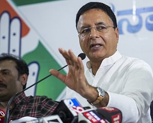 Didn't discuss leadership change with MLAs, MPs in Karnataka: Cong leader Surjewala