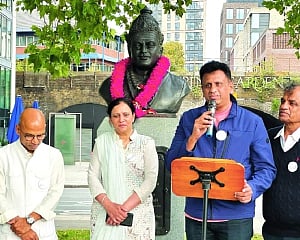 Karnataka’s Ministers pay tribute to Basaveshwara statue in London