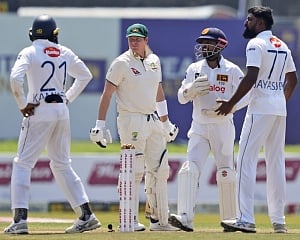 Khawaja again leads Australia in spin-friendly 2nd test against Sri Lanka