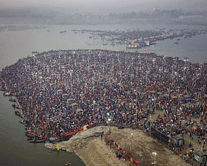 Maha Kumbh's final 'snan' underway on Mahashivratri, 81 lakh devotees take dip