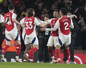 Man City thrashed 5-1 by Arsenal and Man United loses at home again in Premier League