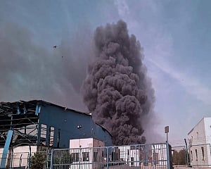 Massive explosion at Iranian port kills five, injures over 700