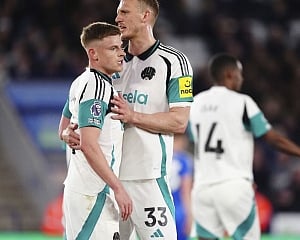 Newcastle demolishes hapless Leicester to move into top five
