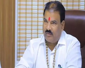 Non-cognisable case registered against Shiv Sena MLA for assaulting canteen worker