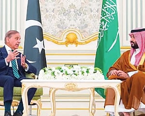 Pakistan, Saudi Arabia ink defence pact