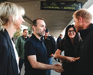 Prince Harry makes surprise visit to Ukraine for support