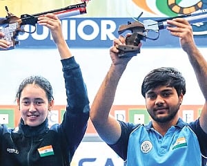 Shooters Rashmika-Kapil pair wins team gold