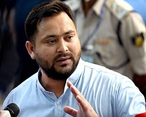 Tejashwi escapes unhurt as his convoy hit by truck in Bihar, 3 security personnel injured