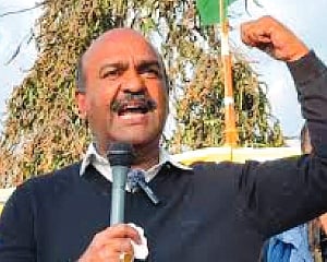 Temple land illegally occupied in Pakistan: PPP
